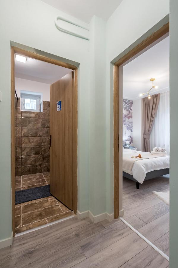 Felicity Apartment By The Park Bucarest Exterior foto