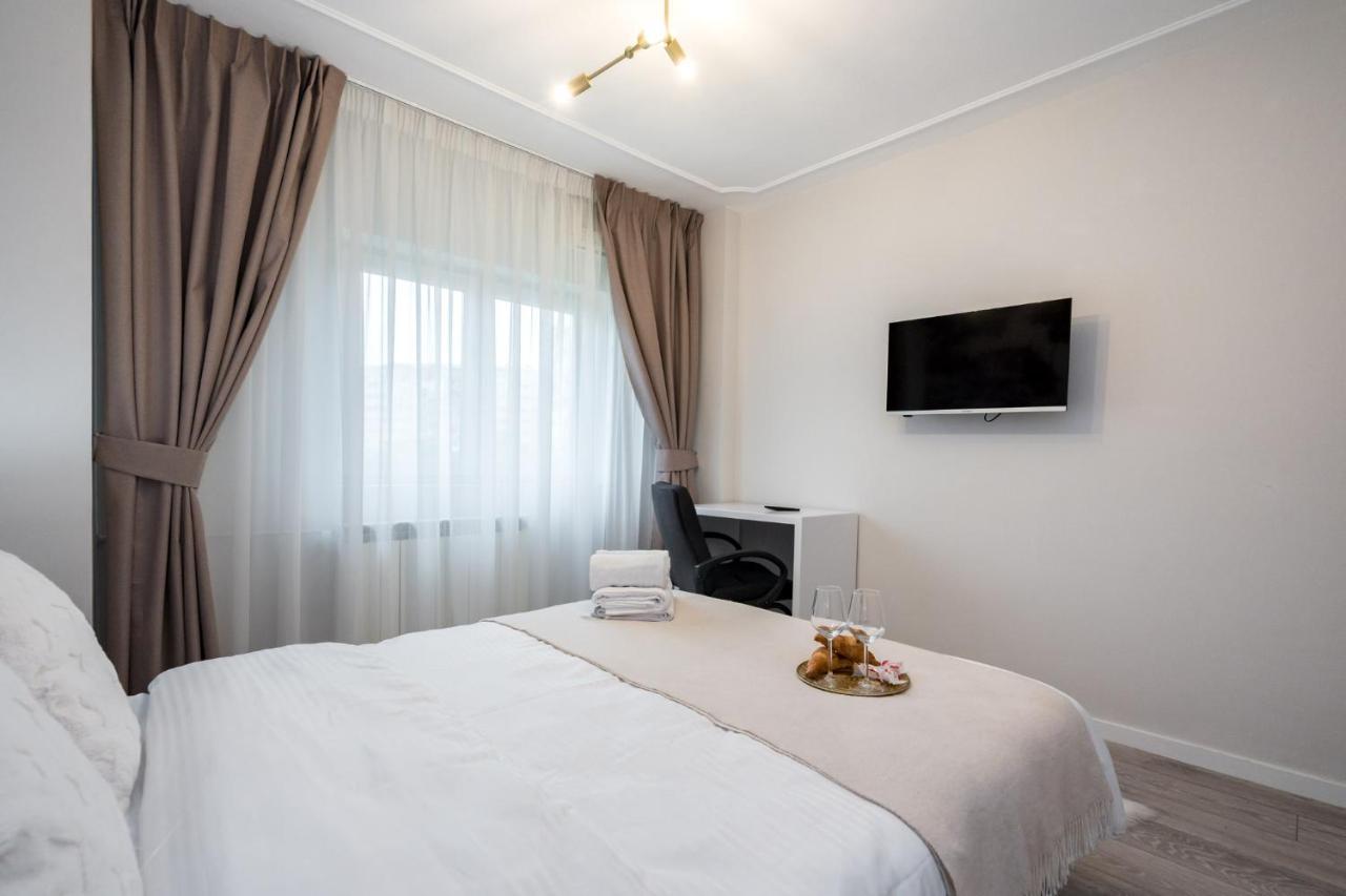 Felicity Apartment By The Park Bucarest Exterior foto